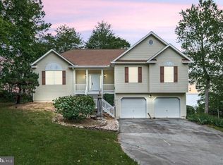 1753 N Independence Dr, Montross, VA 22520