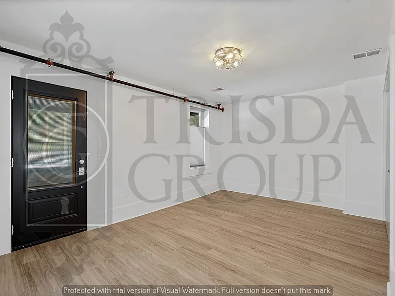 160 Southern Ave — Photo 32