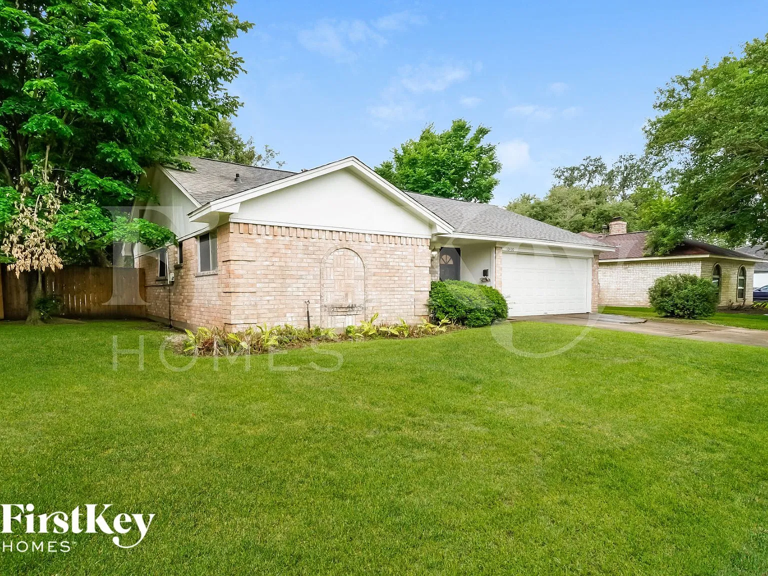3 bed, 2.0 bath, 1383 sqft, $2,130 — Photo 2