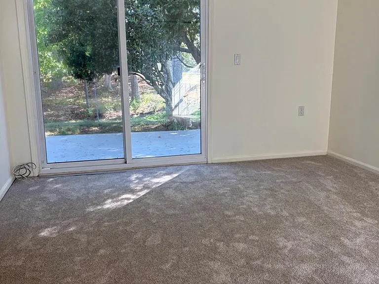 2 Elm Ct — Photo 15