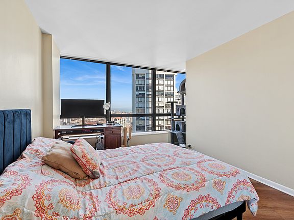 3rd image of 5415 N Sheridan Rd APT 3311