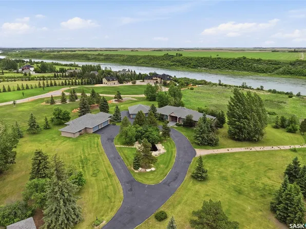 48 Cathedral Bluffs Road, Corman Park Rm No 344, SK S7P 1A3