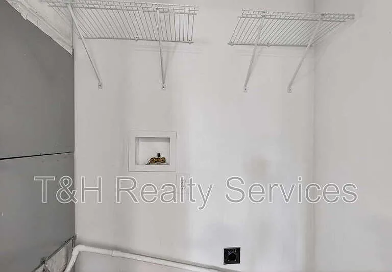210 N Keystone Ave — Photo 30