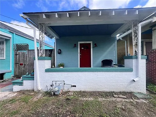 127 Addison St Photo 1
