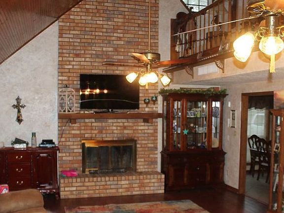 5th image of 130 Brookwood Dr