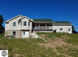 9447 N 11th Rd, Mesick, MI 49668