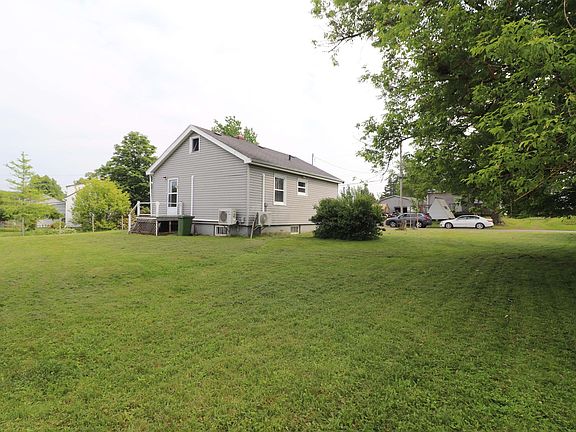 4th image of 12 Richardson Ave