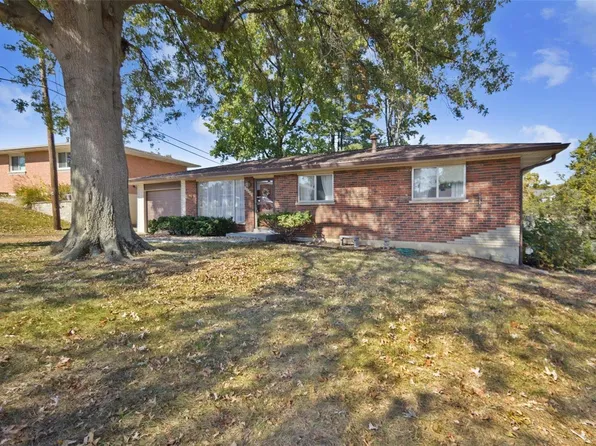 11207 Santa Clara Dr, Saint Louis, MO 63126