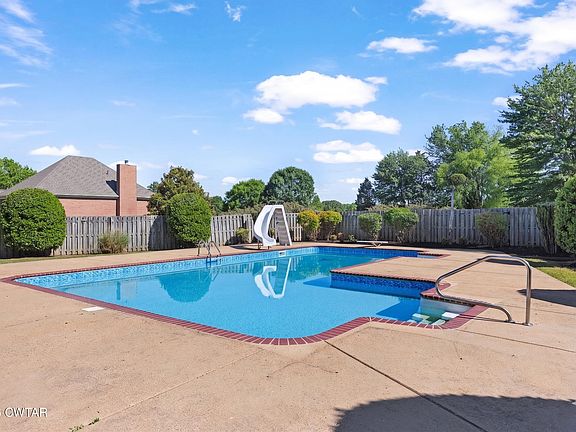 3rd image of 8 Prestwick Dr