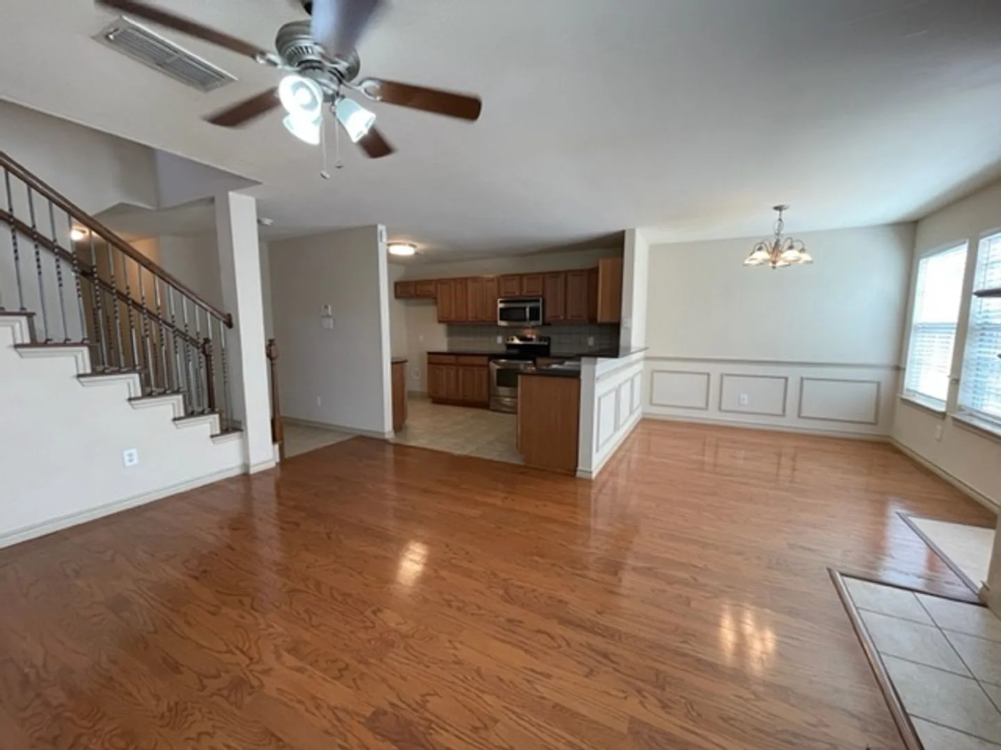 Gorgeous 3 bedroom Townhome for rent in Euless! — Photo 3