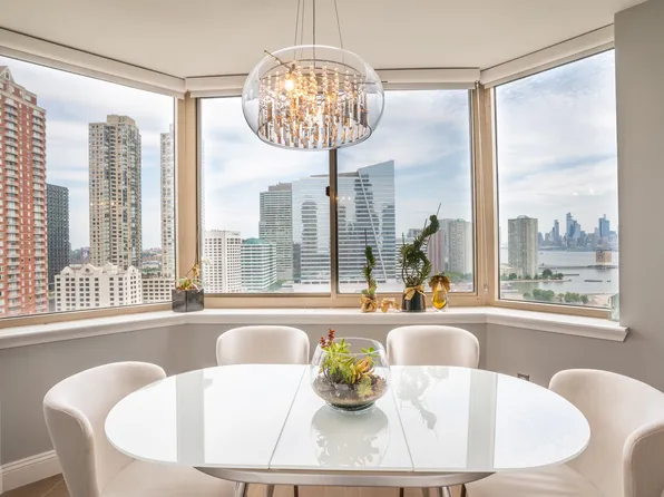 1 2nd St APT 2004, Jersey City, NJ 07302