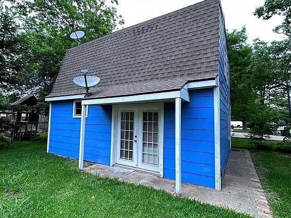 2nd image of 530 Jackson Ave