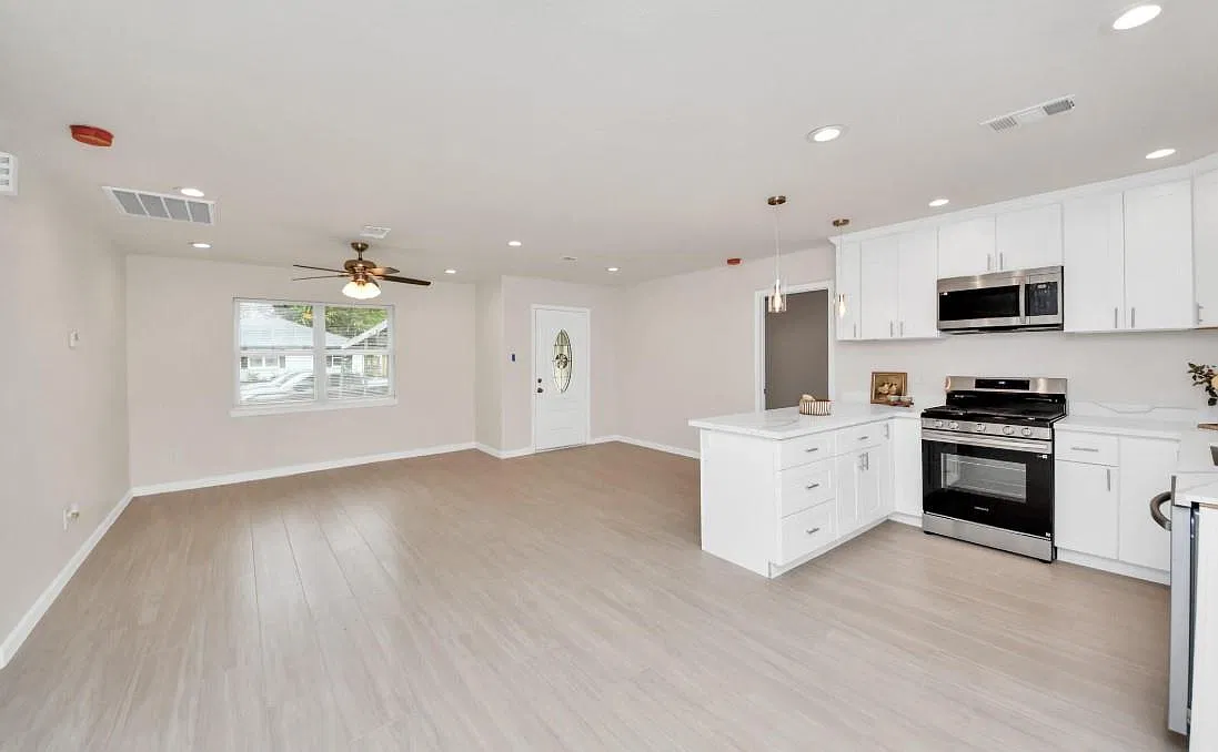 3 bed, 2.0 bath, 1200 sqft, $1,950 — Photo 4