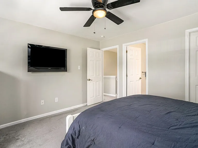 5905 Drawbridge Ct — Photo 16