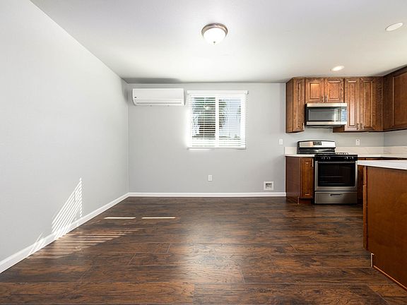3rd image of 313 Santa Rosalia Dr