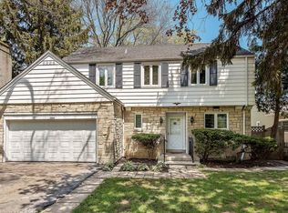 1089 Willow Rd, Winnetka, IL 60093