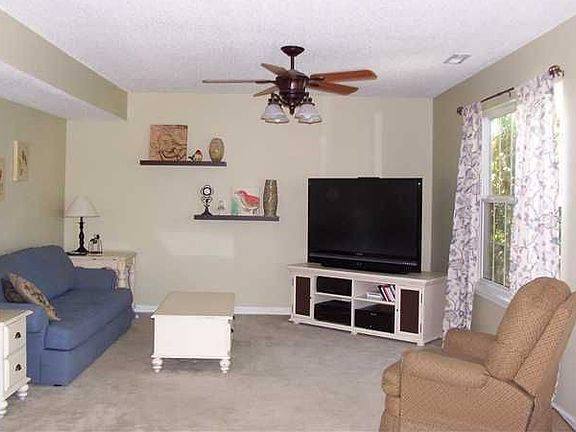 2nd image of 9749 Gibbon Ln