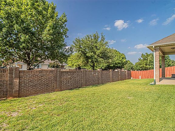 5th image of 2323 Denham Dr