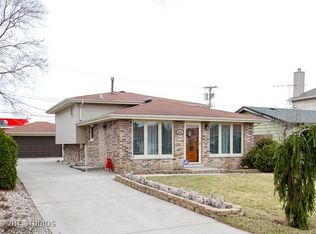 8342 S 79th Ct, Justice, IL 60458