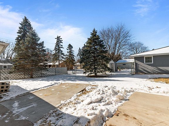 5th image of 1201 W Hawes Ave