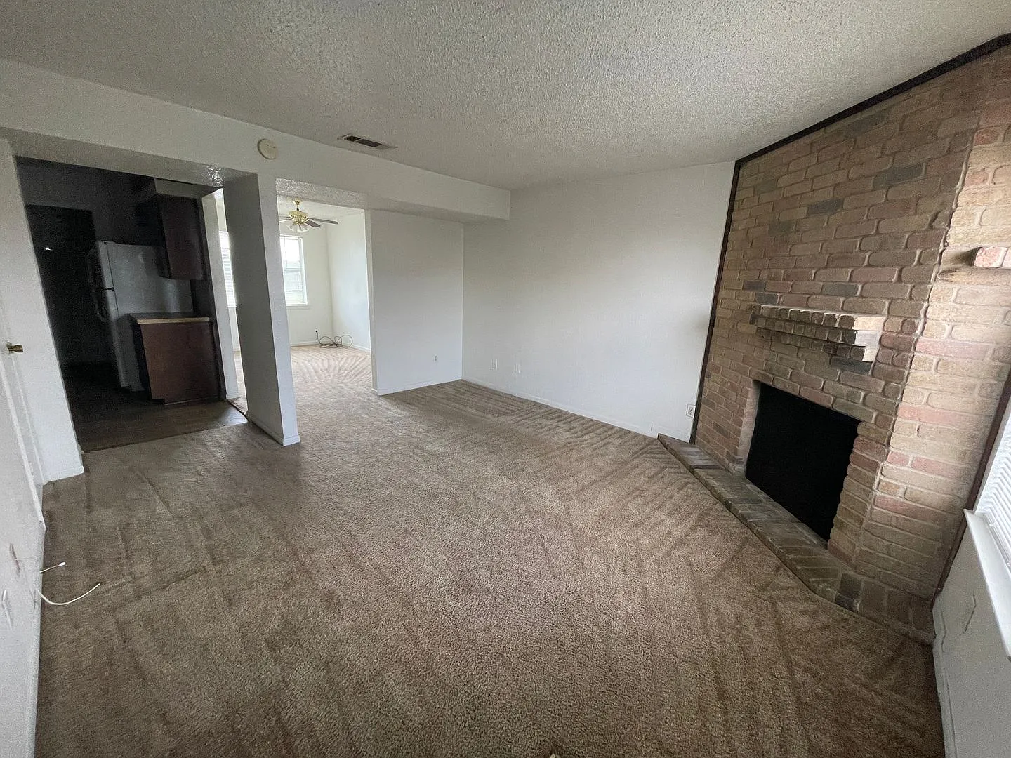 1006 Eastside Dr — Photo 3