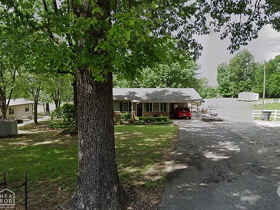 4th image of 913 Hillview Dr