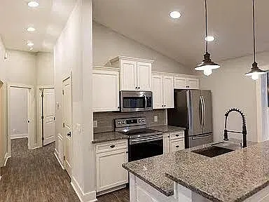 2 bed, 1056 sqft, $1,775 — Photo 3
