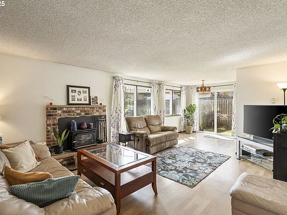 3rd image of 8003 NW Old Orchard Dr