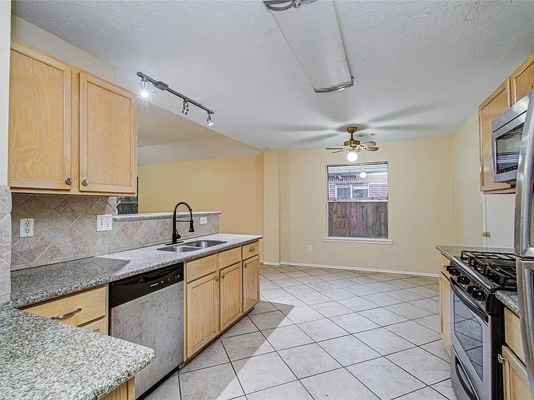 16835 Carbridge Dr — Photo 13