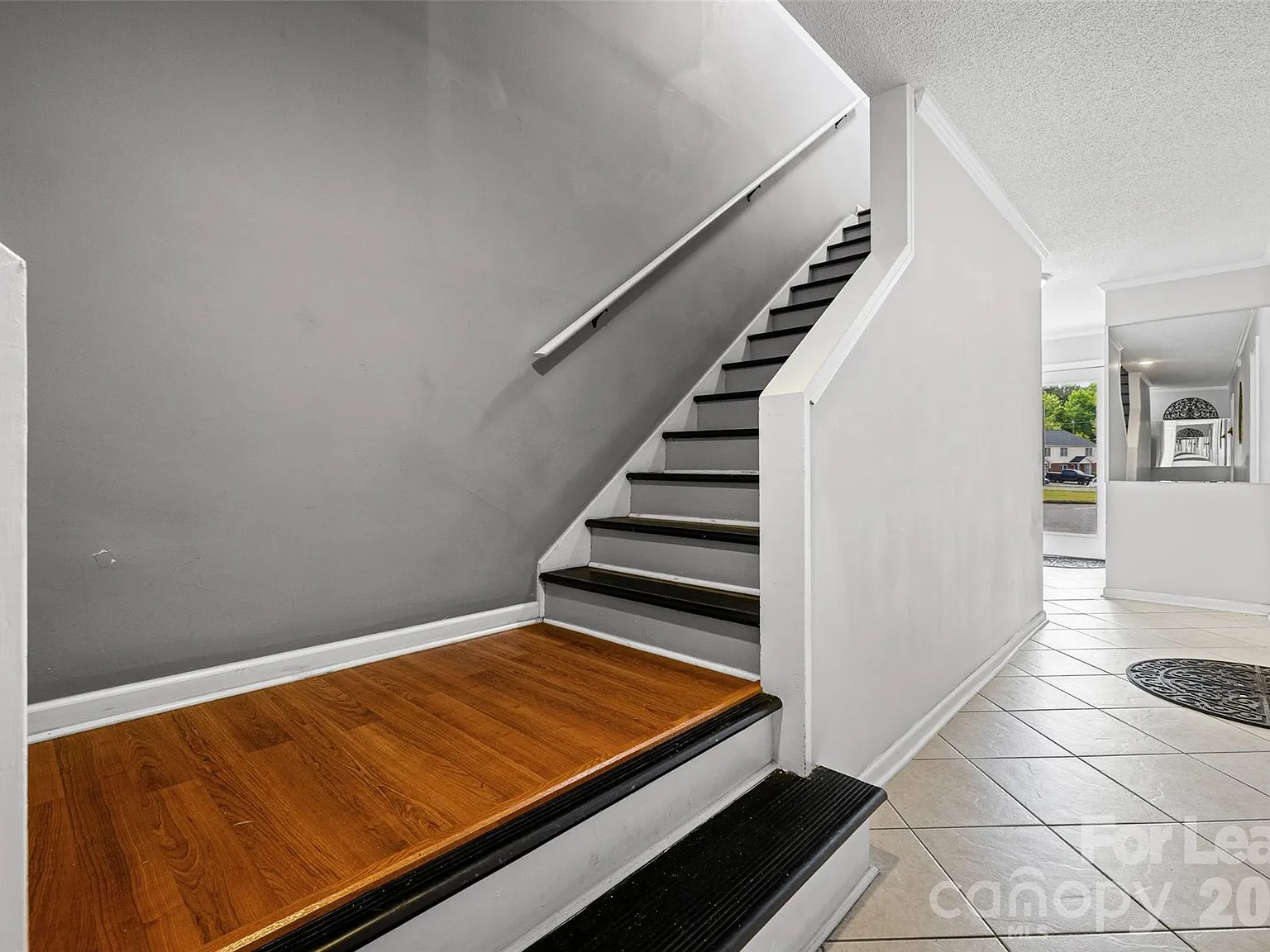 1 bed, 1.0 bath, 652 sqft, $1,100 — Photo 3
