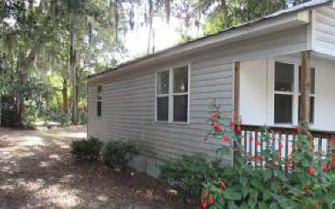 3rd image of 998 NE Lake Dr