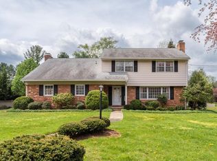 1267 Meadowbrook Rd, Waynesboro, VA 22980