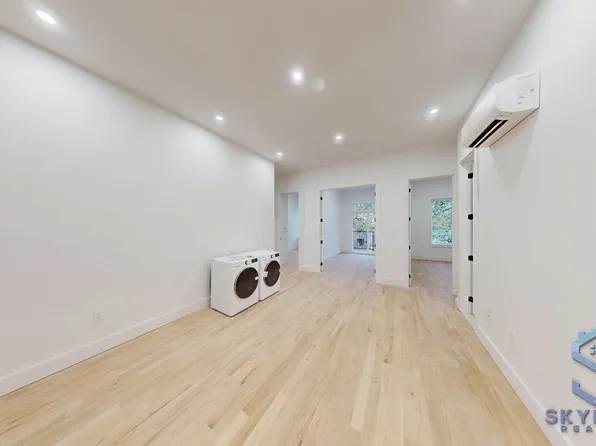 897 New York Avenue image 4 of 28