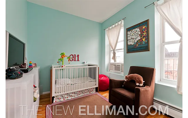 Sold by Douglas Elliman | media 10