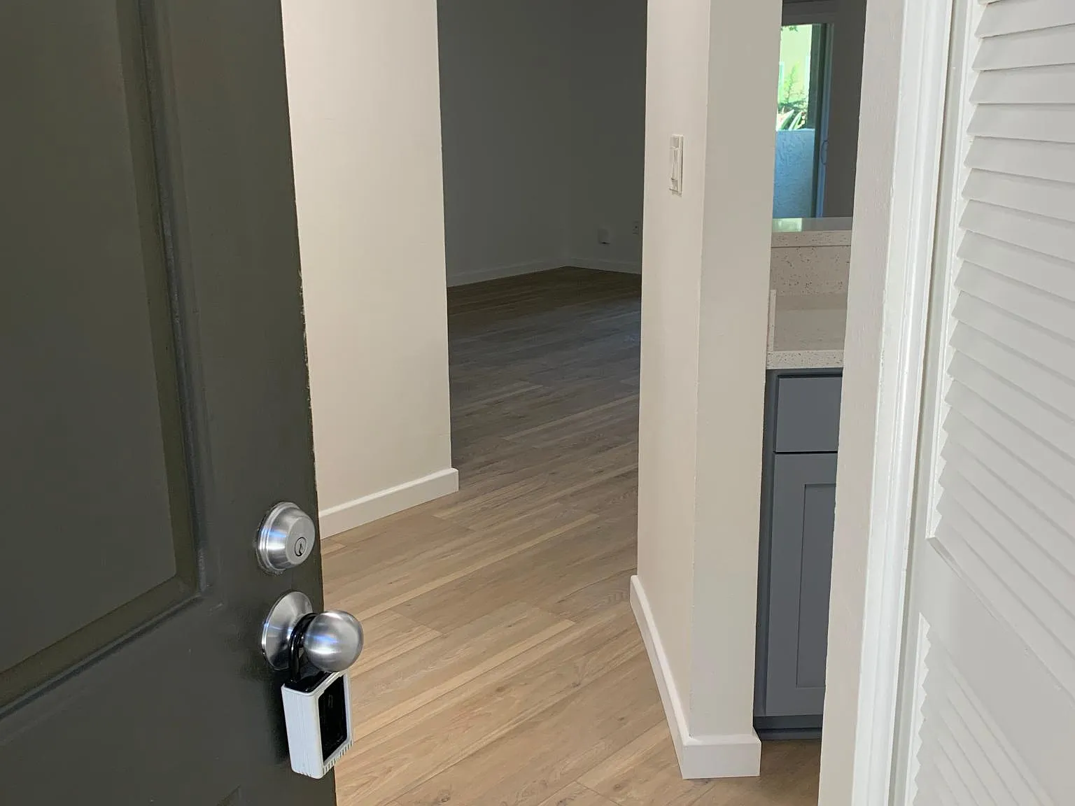 7515 Charmant Drive — Photo 2