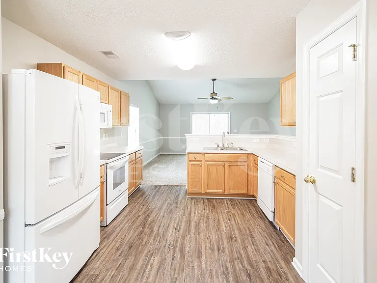 7923 Long Shadow Ln — Photo 6