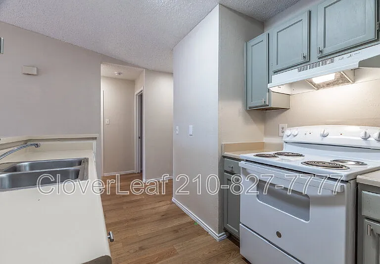 5528 Lochmoor — Photo 13