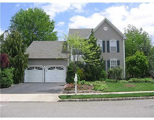 25 Continental Ct photo 1