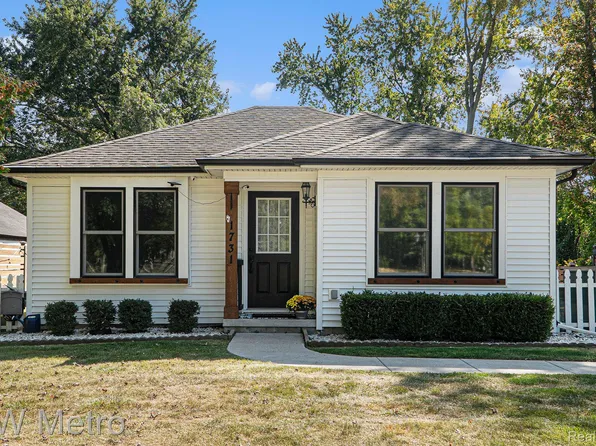 1731 W Auburn Rd, Rochester Hills, MI 48309