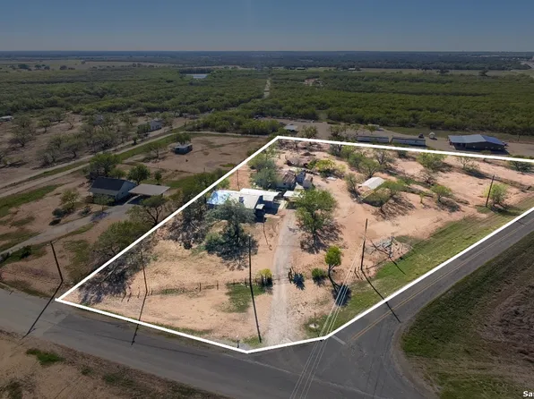 1510 Corgey, Pleasanton, TX 78064