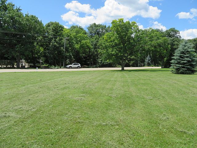 2nd image of Illinois Ave