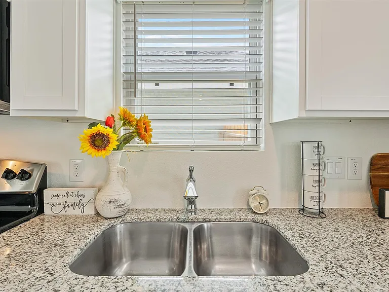 16462 Valerie Marie Pl — Photo 5