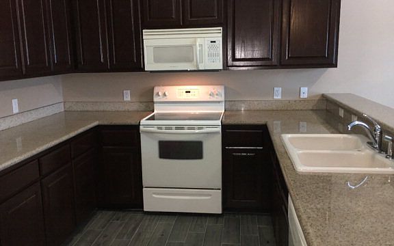 4th image of 113 E Pike St #4