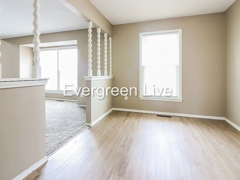 8303 E 166th St — Photo 4