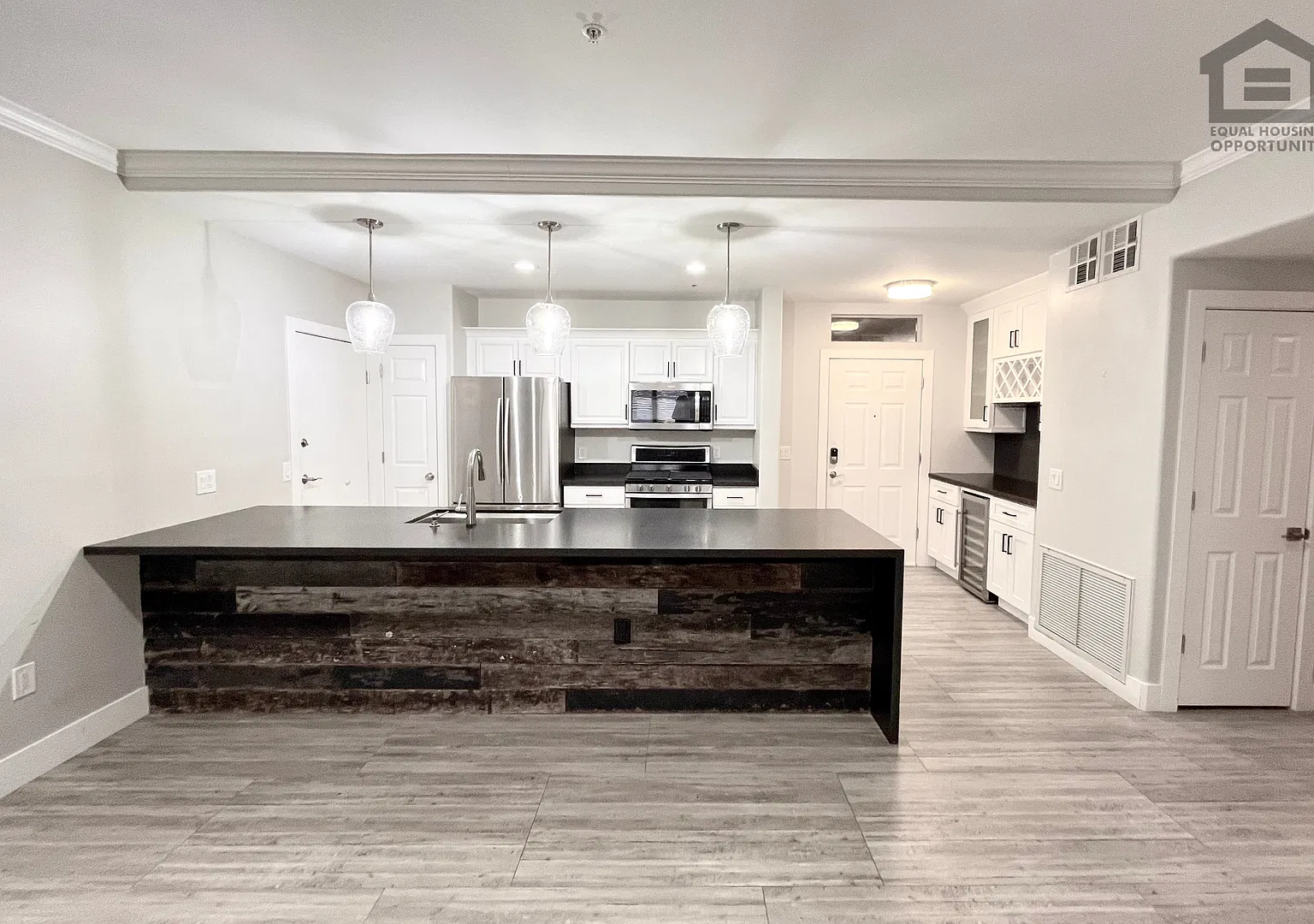 3Bed/2Bath Ground Floor Condo at 76th St/Thomas Peak! Gated Community! Venu at Grayhawk! — Photo 1