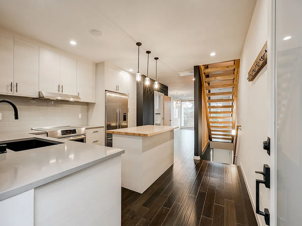 2263 14th Ave W
