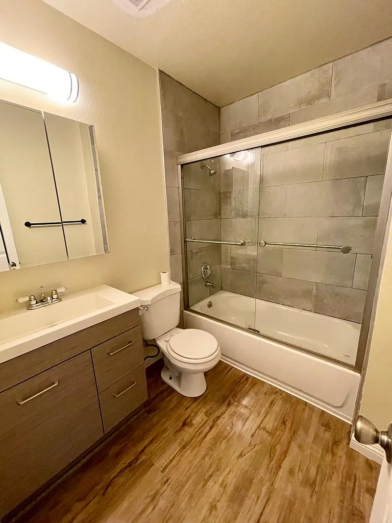 2 bed, $2,095 — Photo 4
