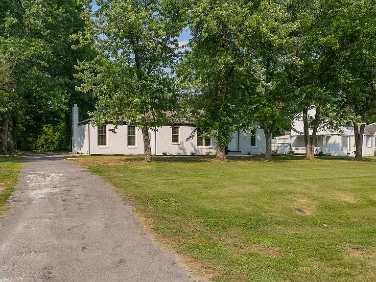 1229 Berwick Trl — Photo 8