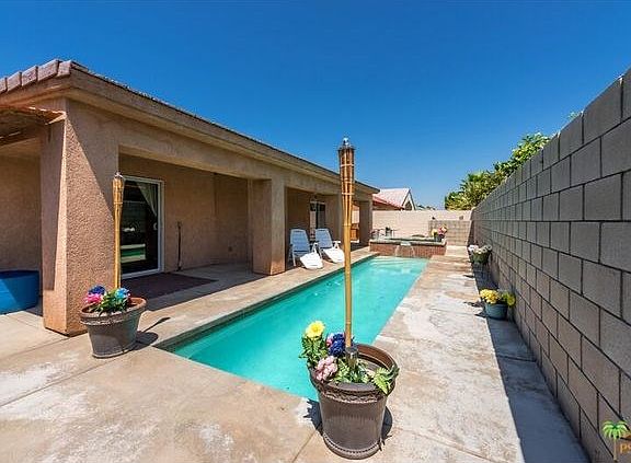 Refreshing lap pool