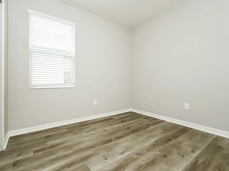 8204 Belle Grove Ct — Photo 13